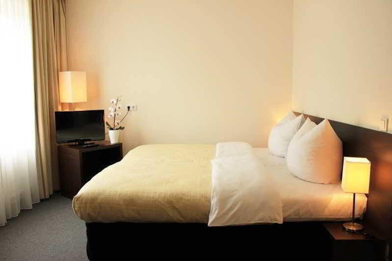 ברלין Hotel Luetzow מראה חיצוני תמונה